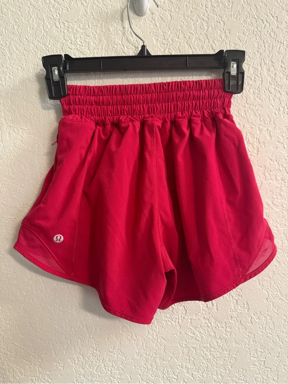 lululemon athletica Bright Pink Hotty Hot High Rise 2.5” - Picture 2 of 3